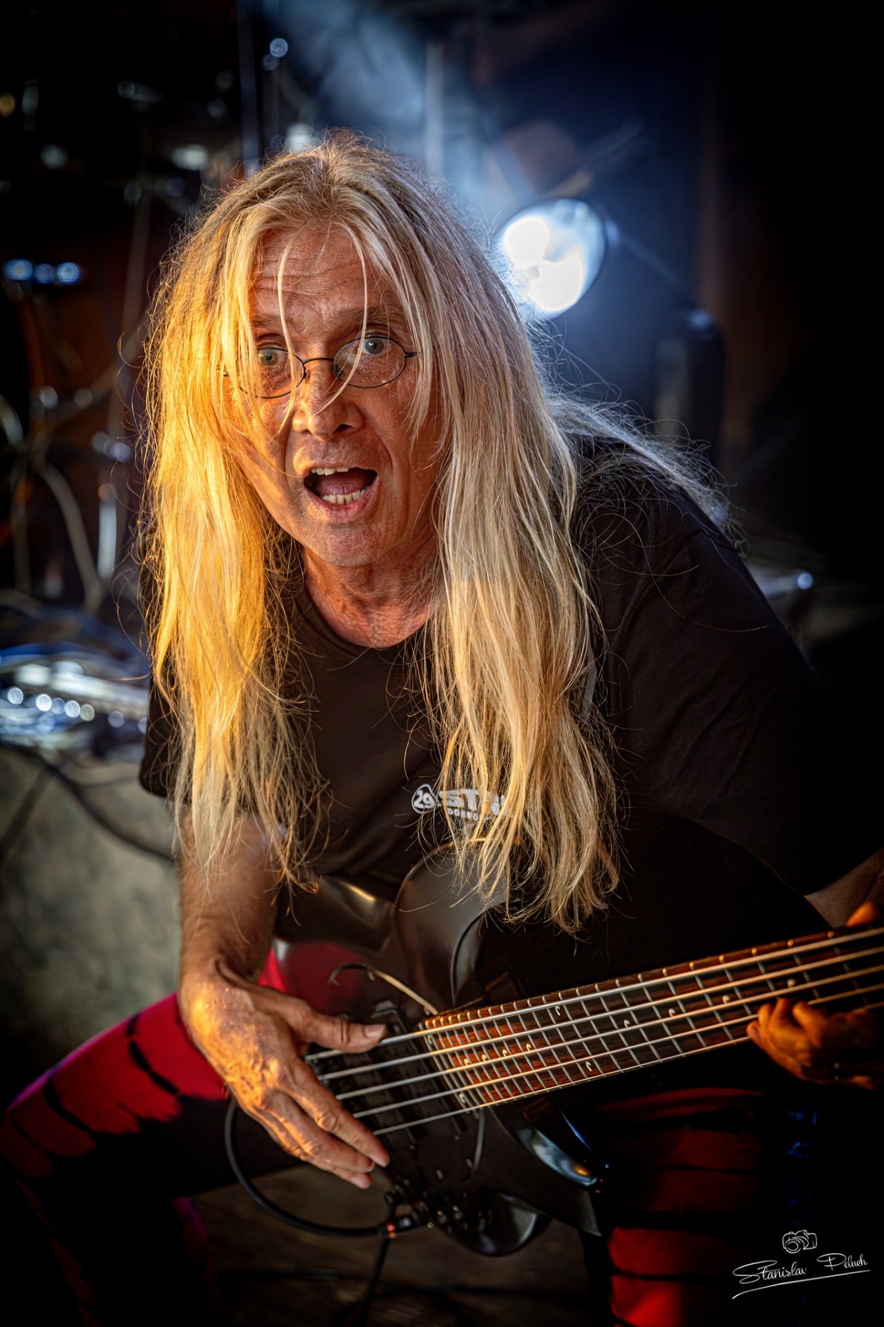 Jaroslav Bořil st. - baskytara, zpěv